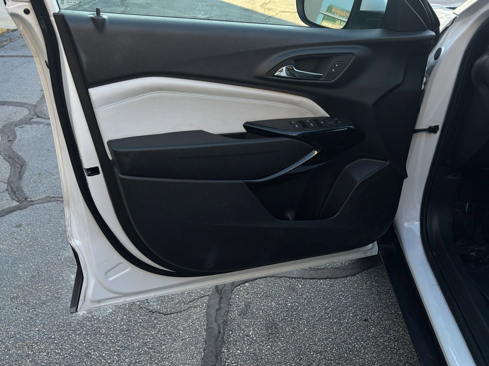 Thumbnail: 2025 Chevrolet Trax - 23