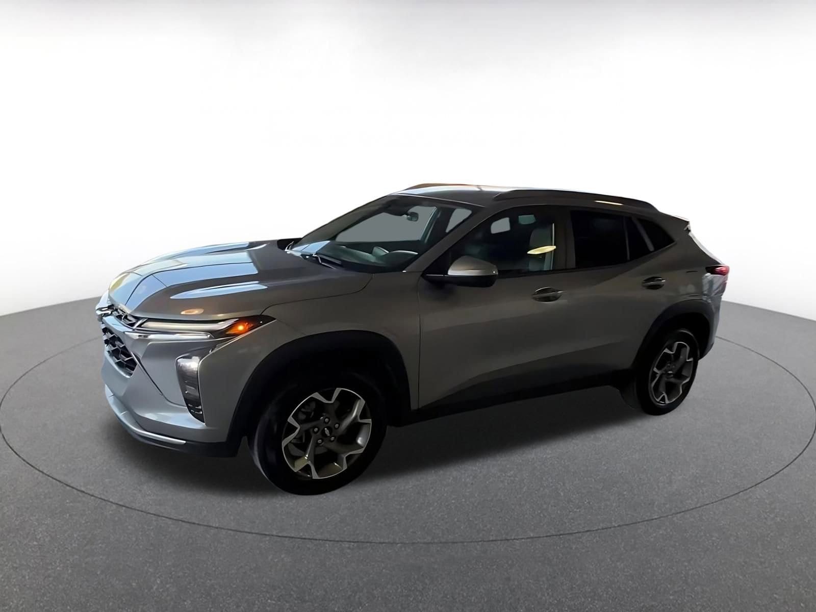 Thumbnail: 2025 Chevrolet Trax - 10