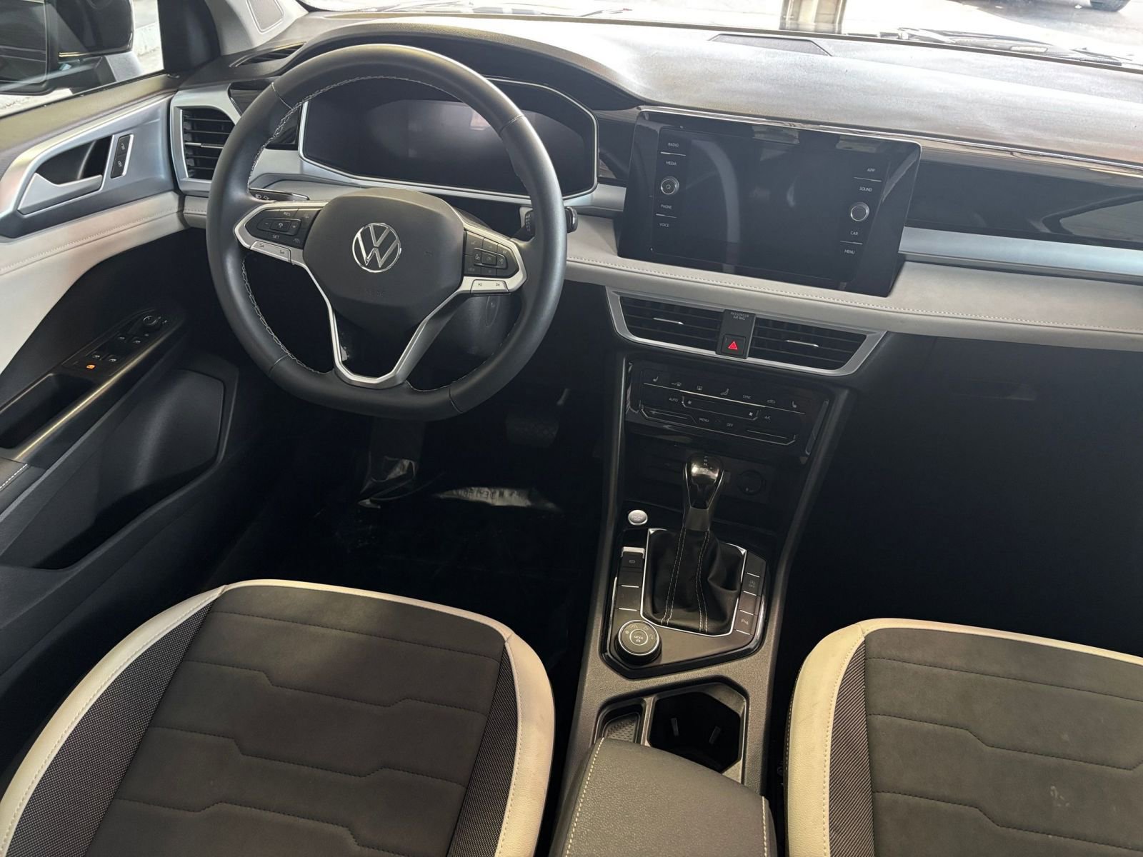 Thumbnail: 2025 Volkswagen Taos - 34