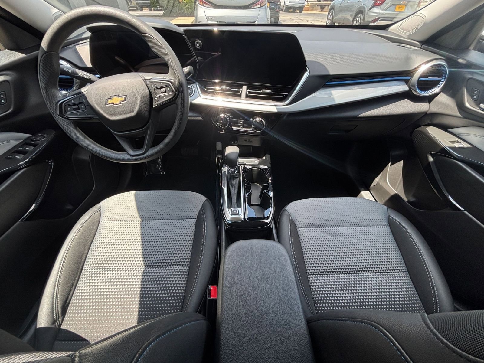 Thumbnail: 2025 Chevrolet Trax - 33