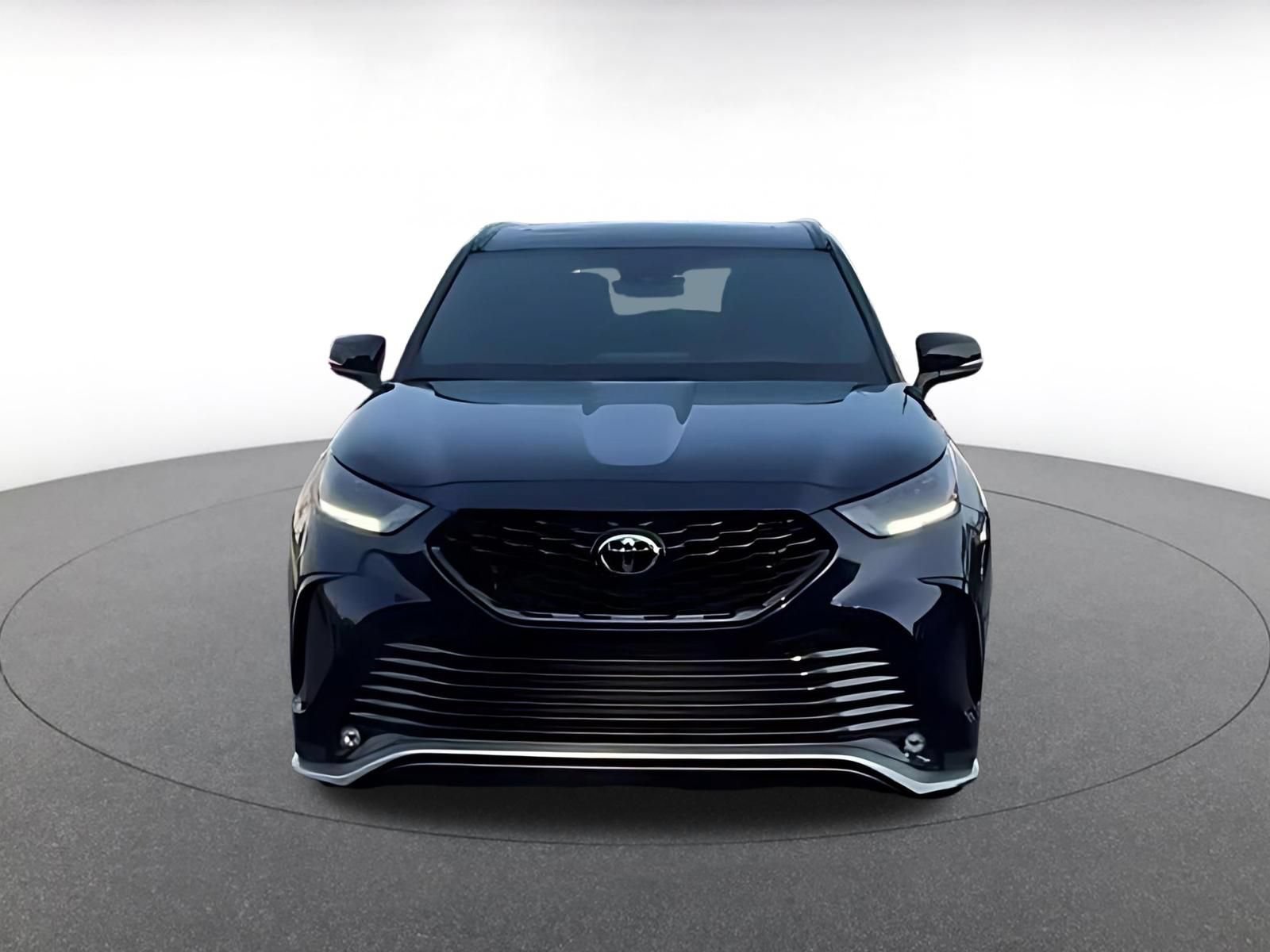 Thumbnail: 2025 Toyota Highlander - 4