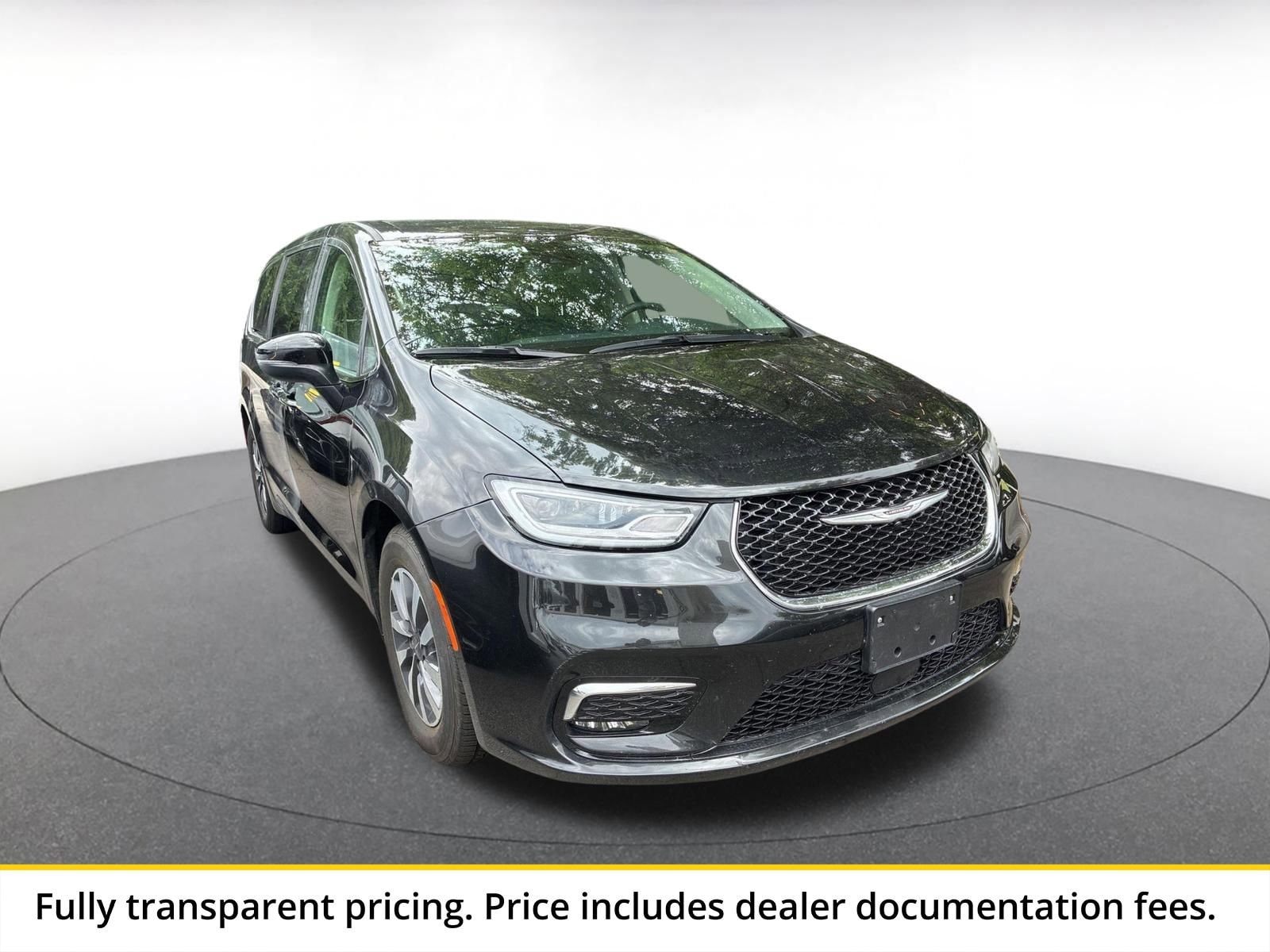 Thumbnail: 2023 Chrysler Pacifica - 1