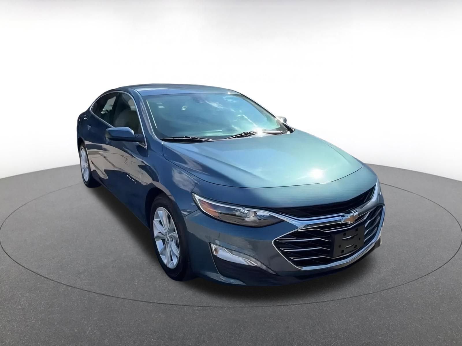 Thumbnail: 2024 Chevrolet Malibu - 3