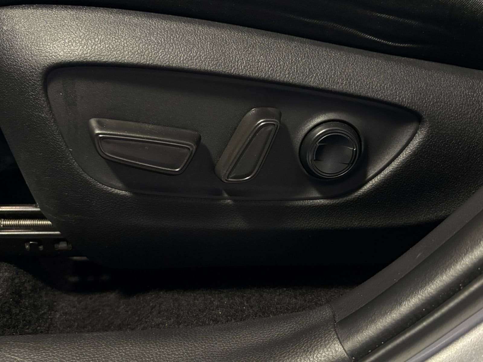 Thumbnail: 2025 Toyota RAV4 - 26