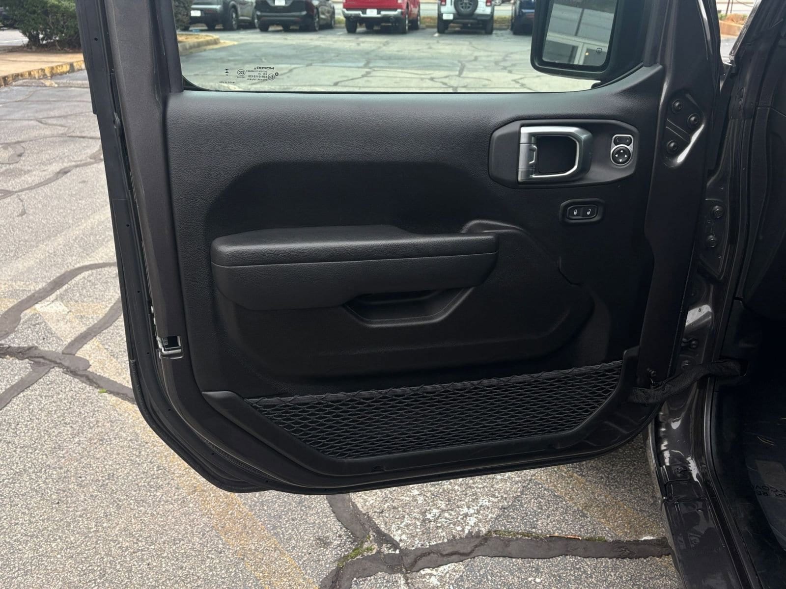 Thumbnail: 2025 Jeep Wrangler - 21