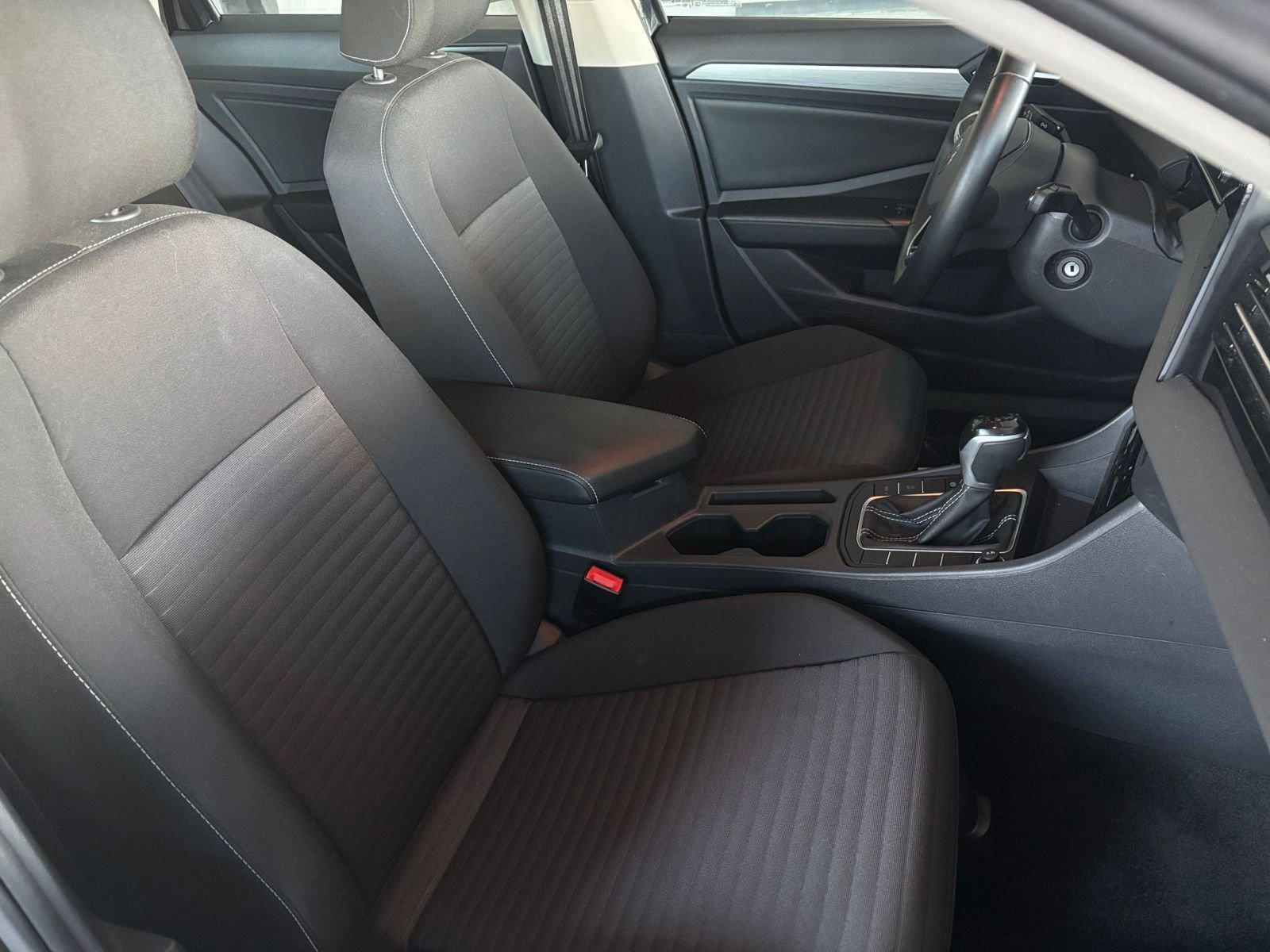 Thumbnail: 2025 Volkswagen Jetta - 34