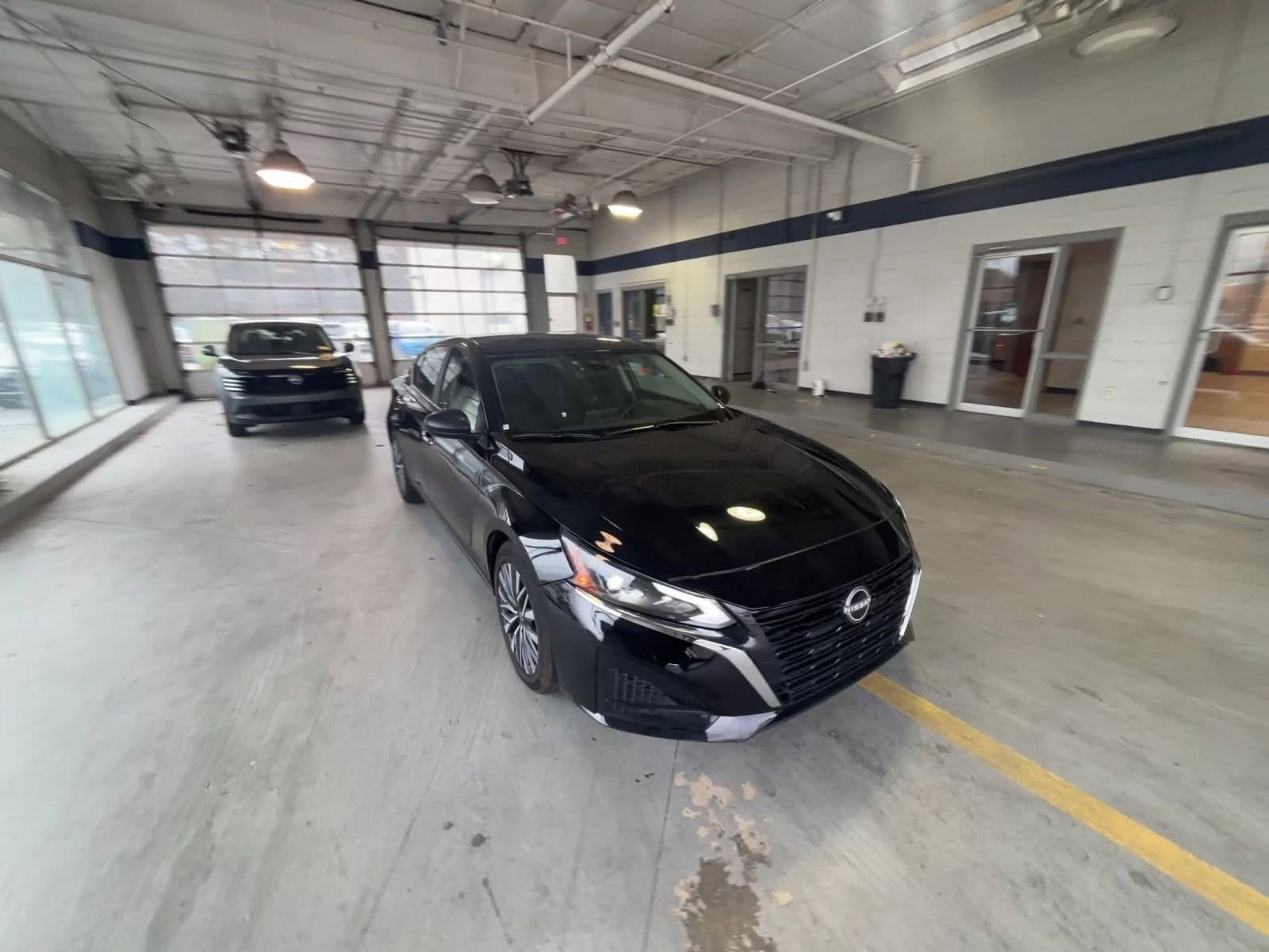 Thumbnail: 2025 Nissan Altima - 7