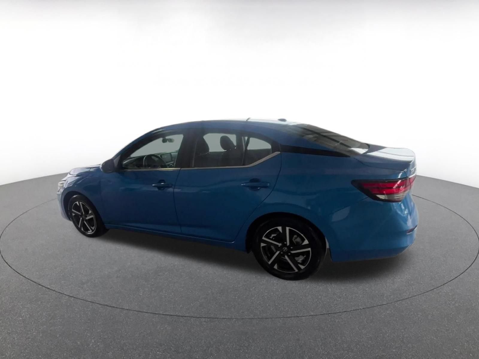 Thumbnail: 2025 Nissan Sentra - 10