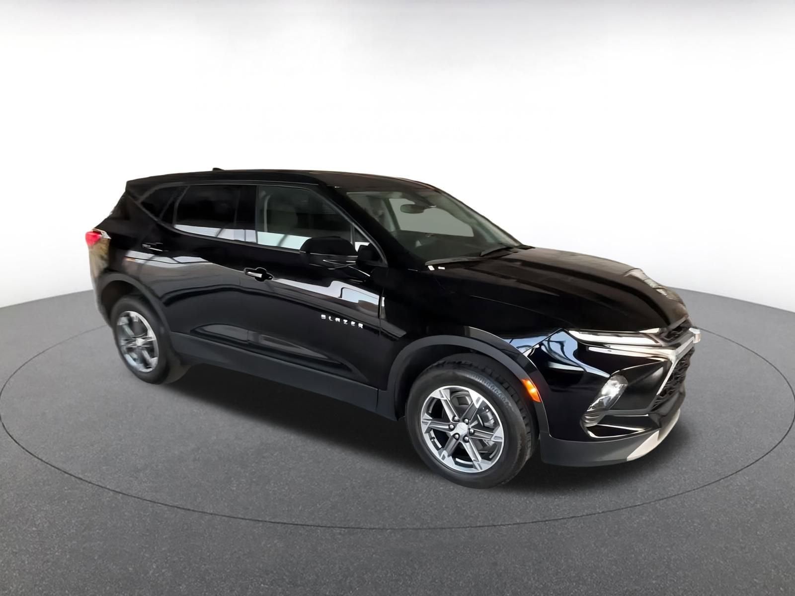 Thumbnail: 2023 Chevrolet Blazer - 2