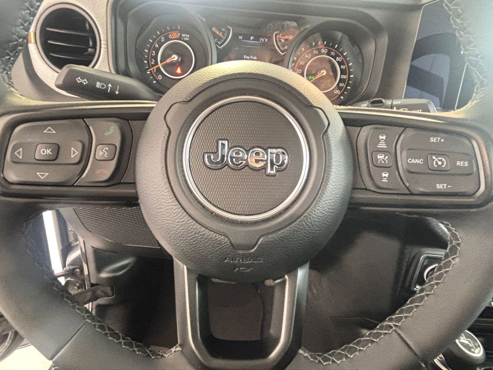 Thumbnail: 2025 Jeep Wrangler - 27