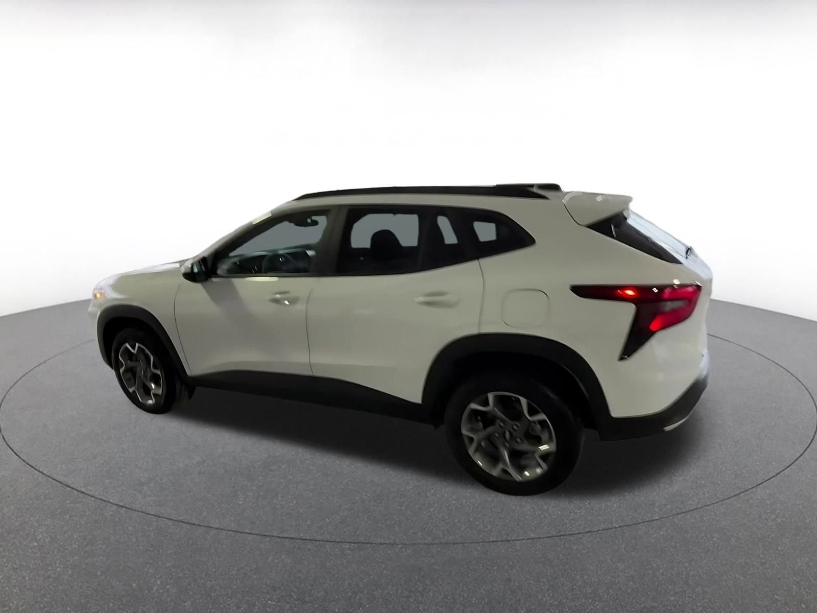 Thumbnail: 2025 Chevrolet Trax - 10