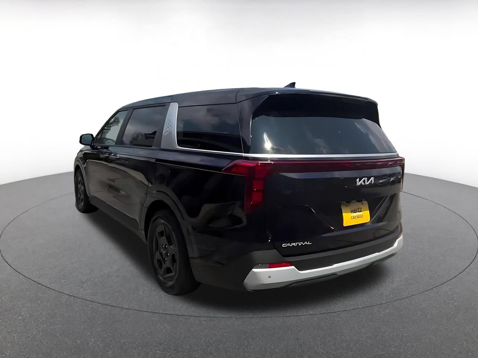 Thumbnail: 2026 Kia Carnival - 11