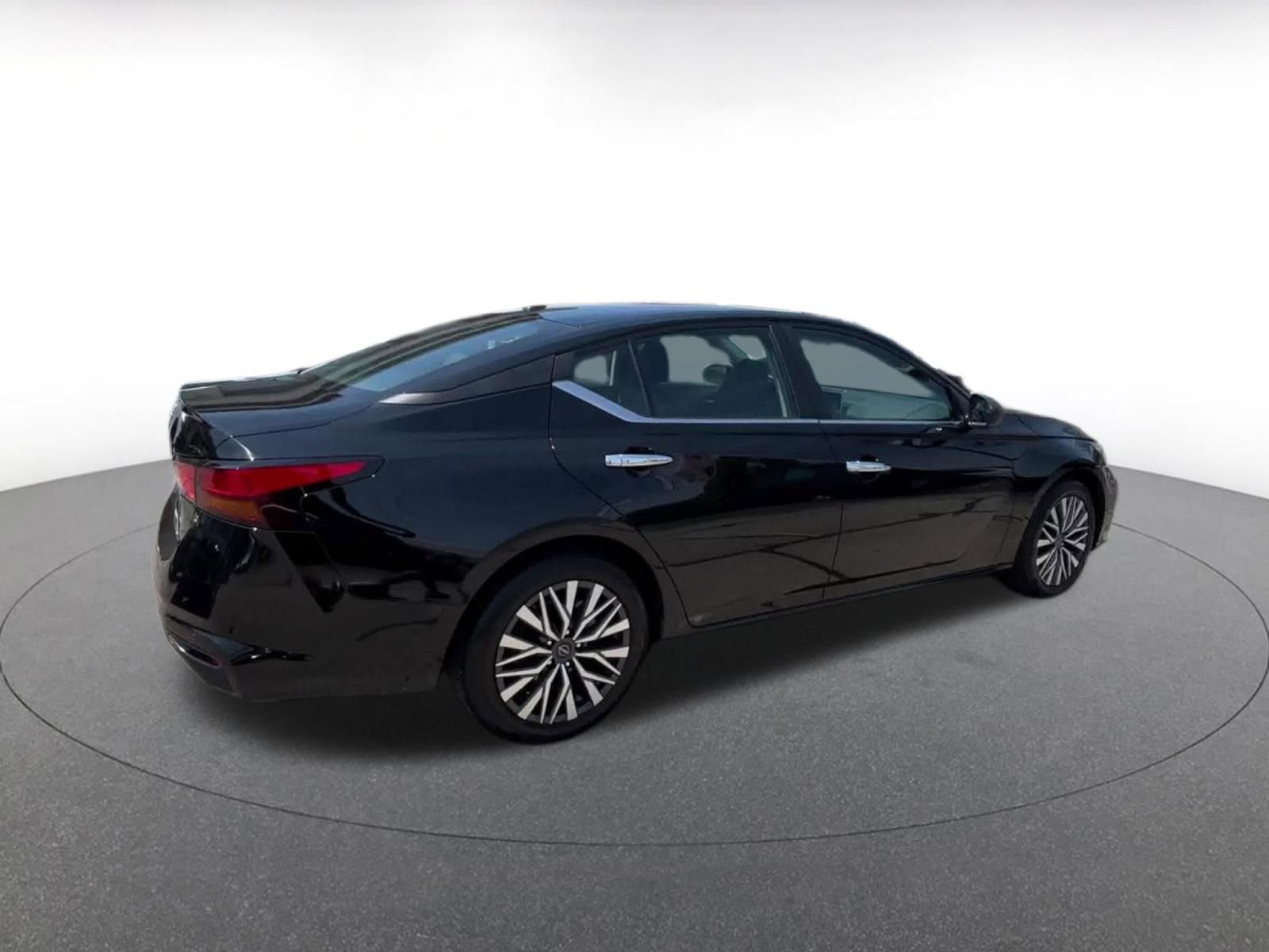 Thumbnail: 2025 Nissan Altima - 13