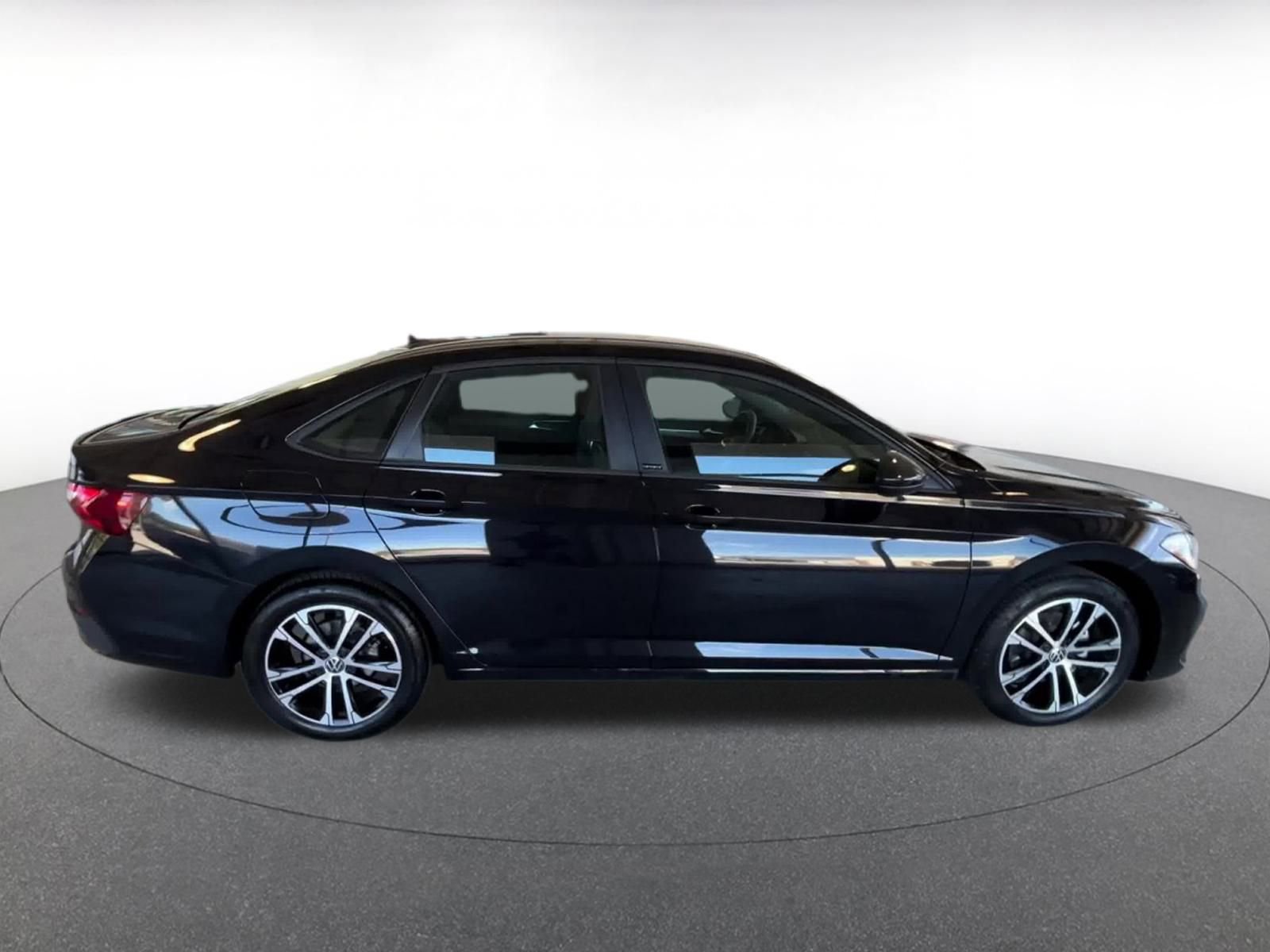 Thumbnail: 2025 Volkswagen Jetta - 13