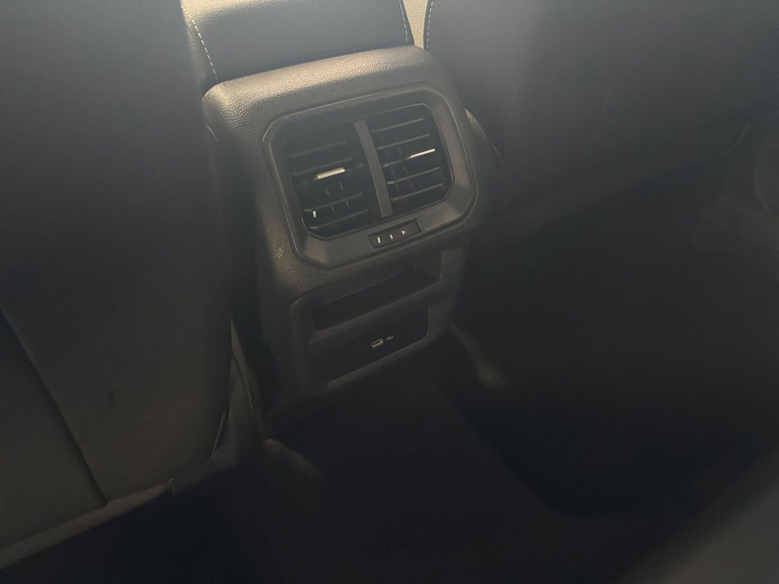 Thumbnail: 2025 Volkswagen Taos - 25