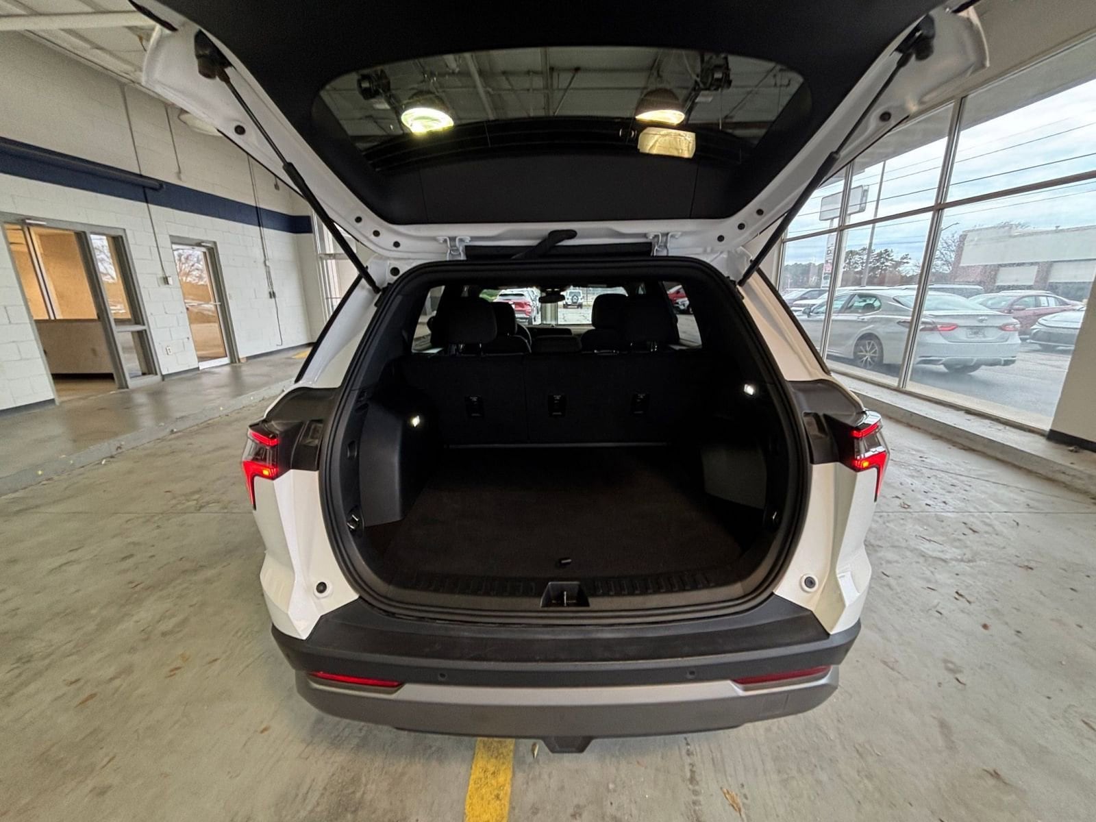 Thumbnail: 2025 Chevrolet Equinox - 30