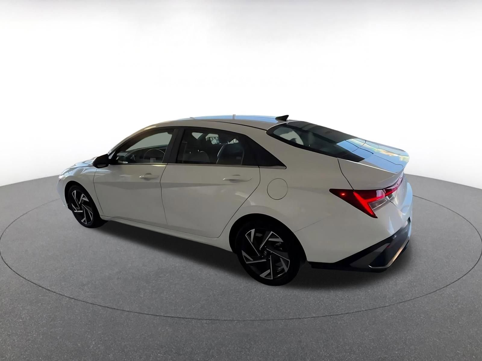 Thumbnail: 2025 Hyundai Elantra - 11