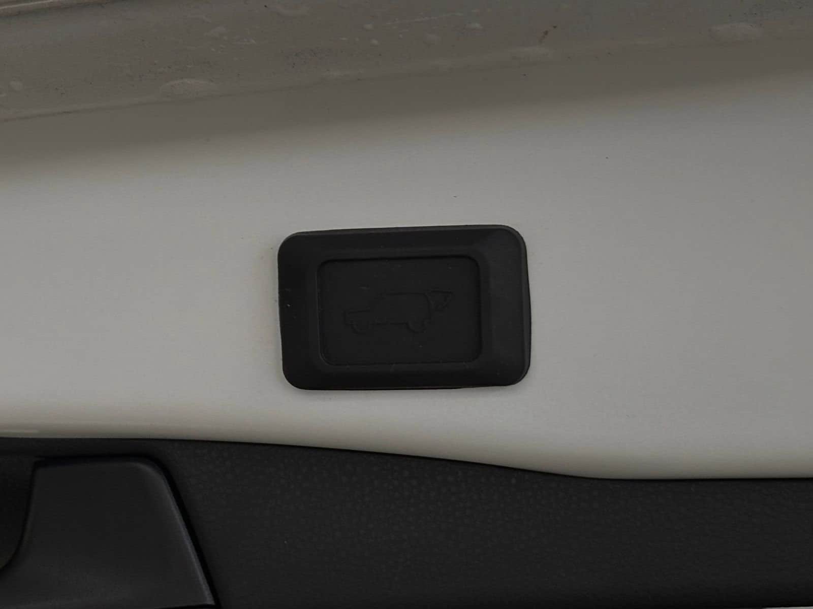 Thumbnail: 2025 Toyota RAV4 - 21