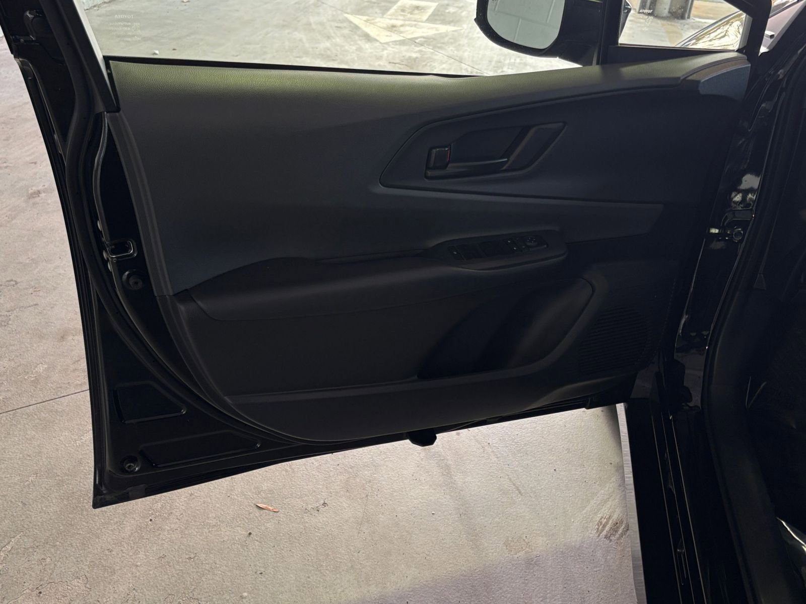 Thumbnail: 2025 Toyota Prius - 22