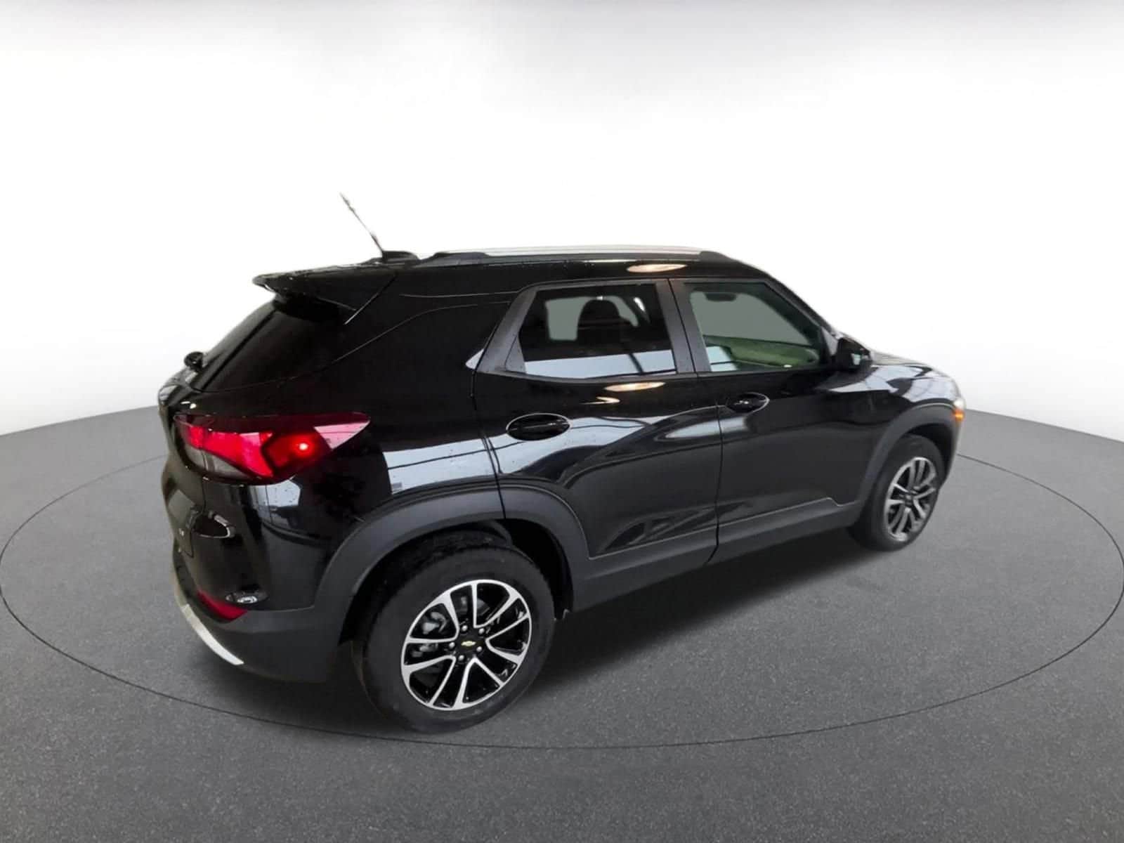 Thumbnail: 2025 Chevrolet TrailBlazer - 13