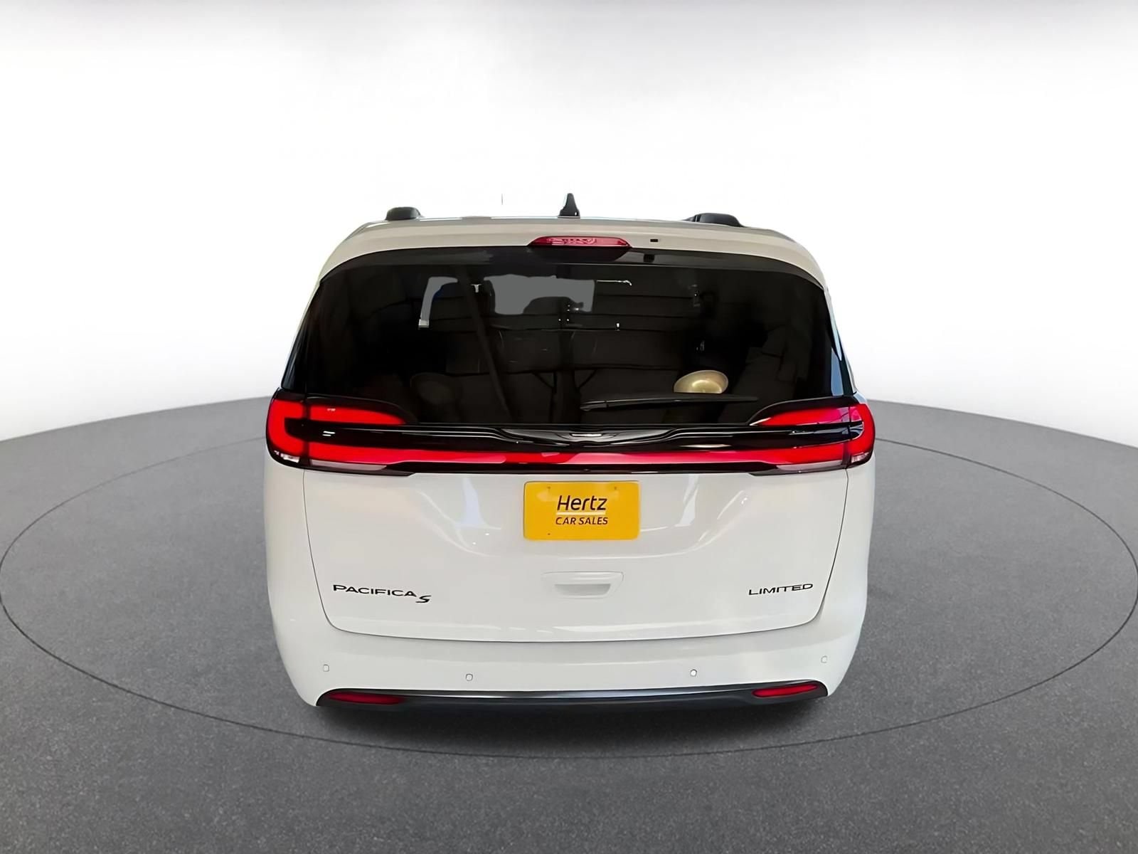Thumbnail: 2025 Chrysler Pacifica - 12