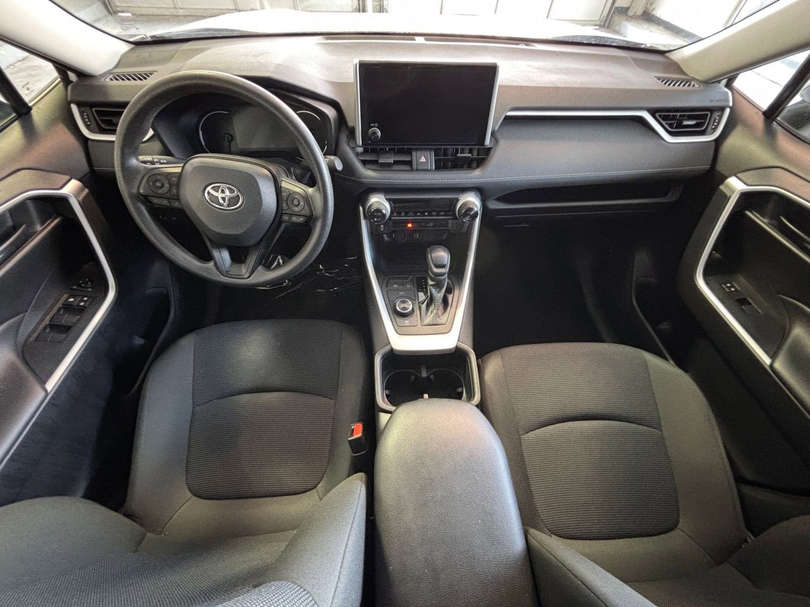 Thumbnail: 2025 Toyota RAV4 - 32