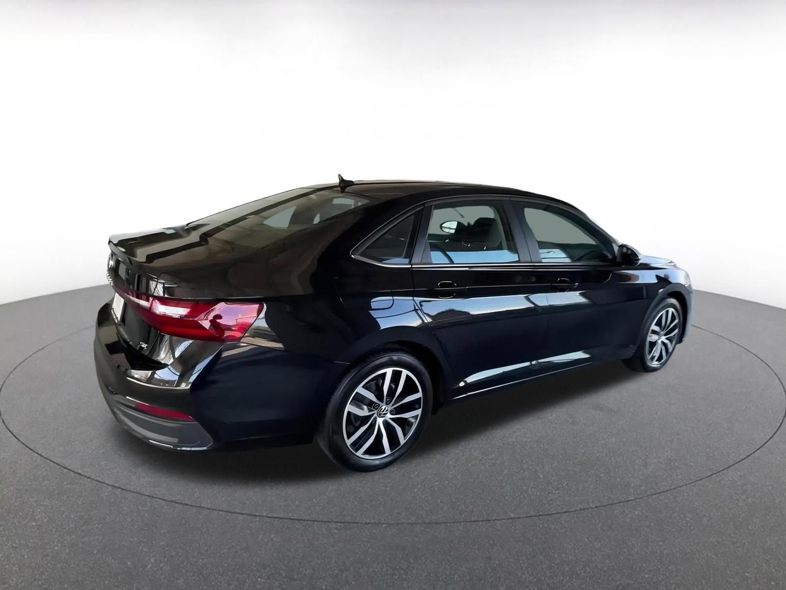 Thumbnail: 2025 Volkswagen Jetta - 13