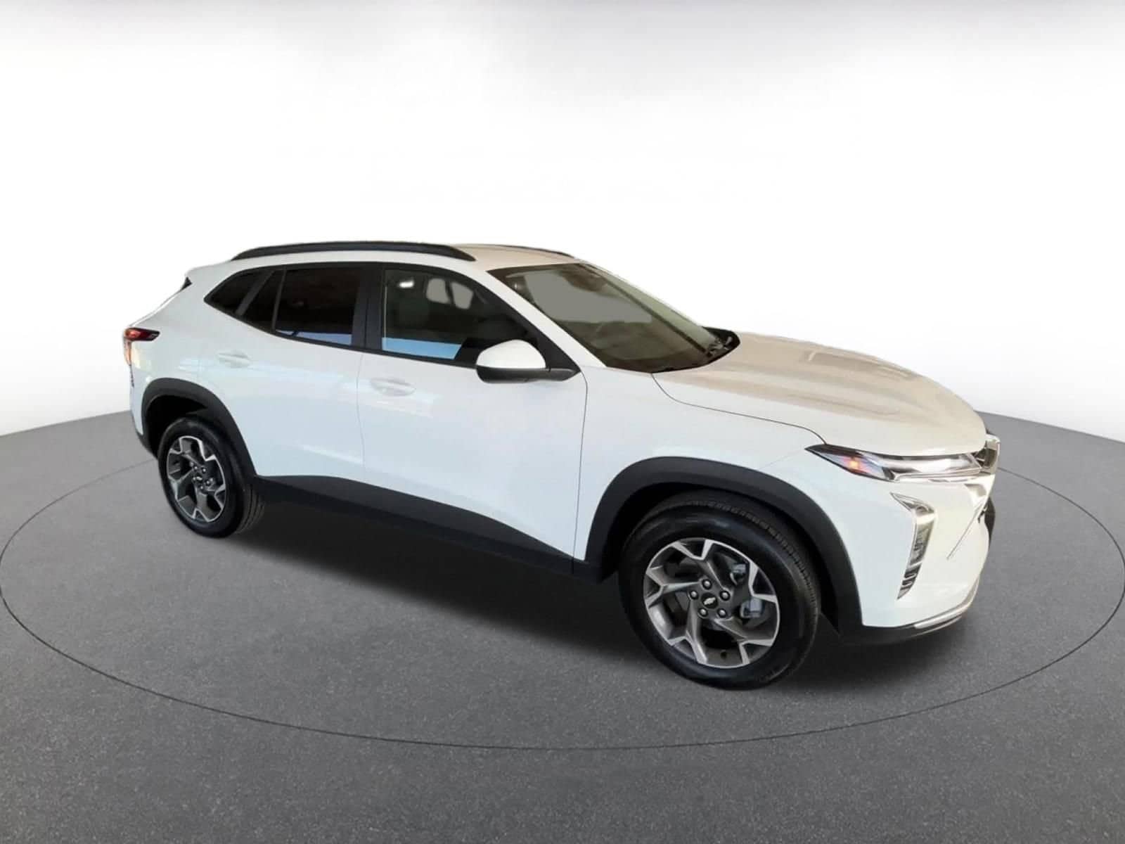 Thumbnail: 2025 Chevrolet Trax - 2