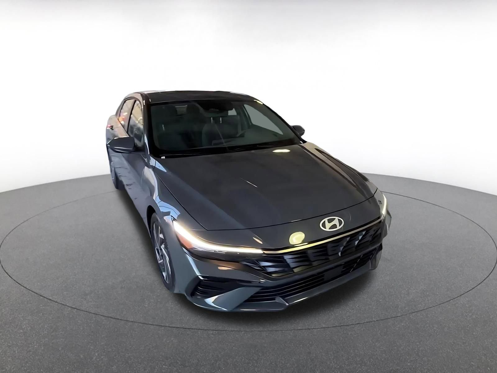 Thumbnail: 2025 Hyundai Elantra - 3