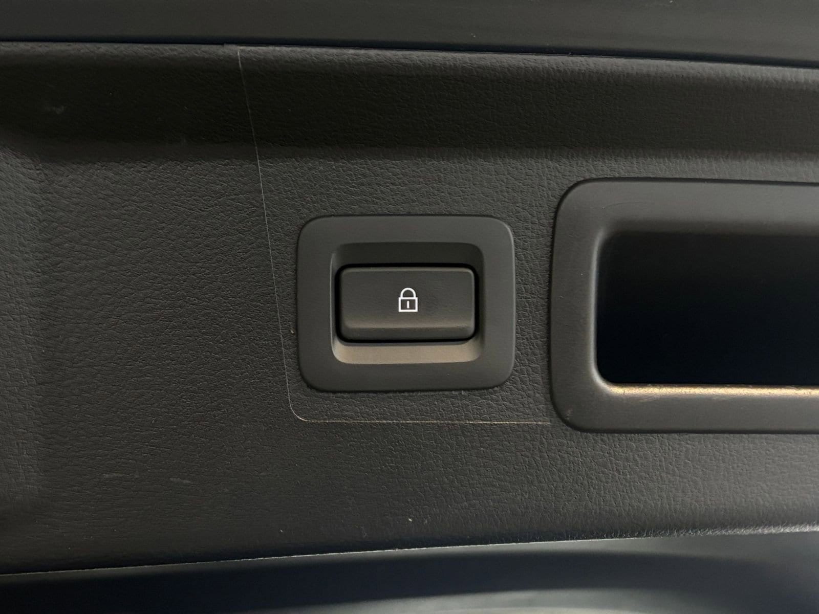 Thumbnail: 2025 Mazda CX-50 - 28