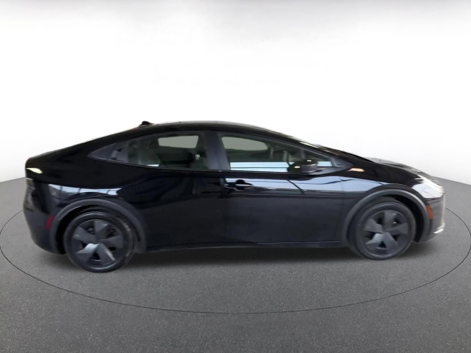 Thumbnail: 2025 Toyota Prius - 16