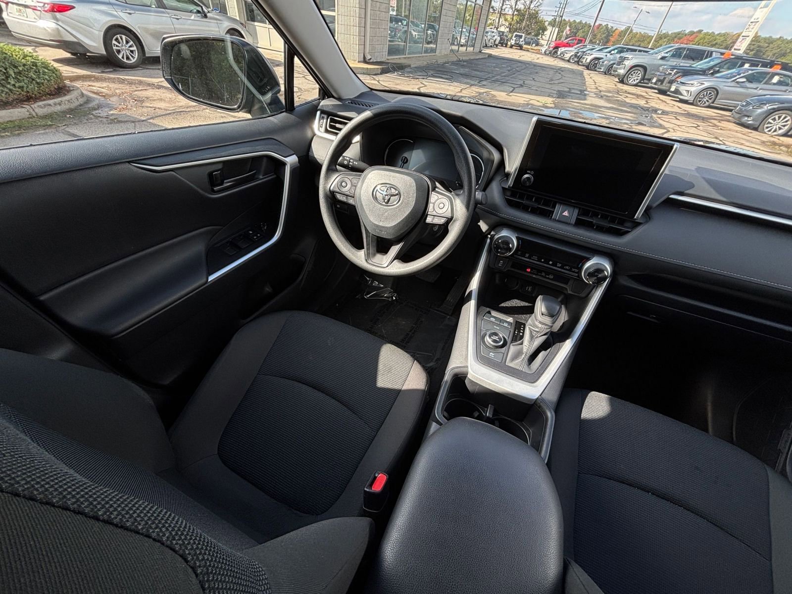 Thumbnail: 2025 Toyota RAV4 - 33