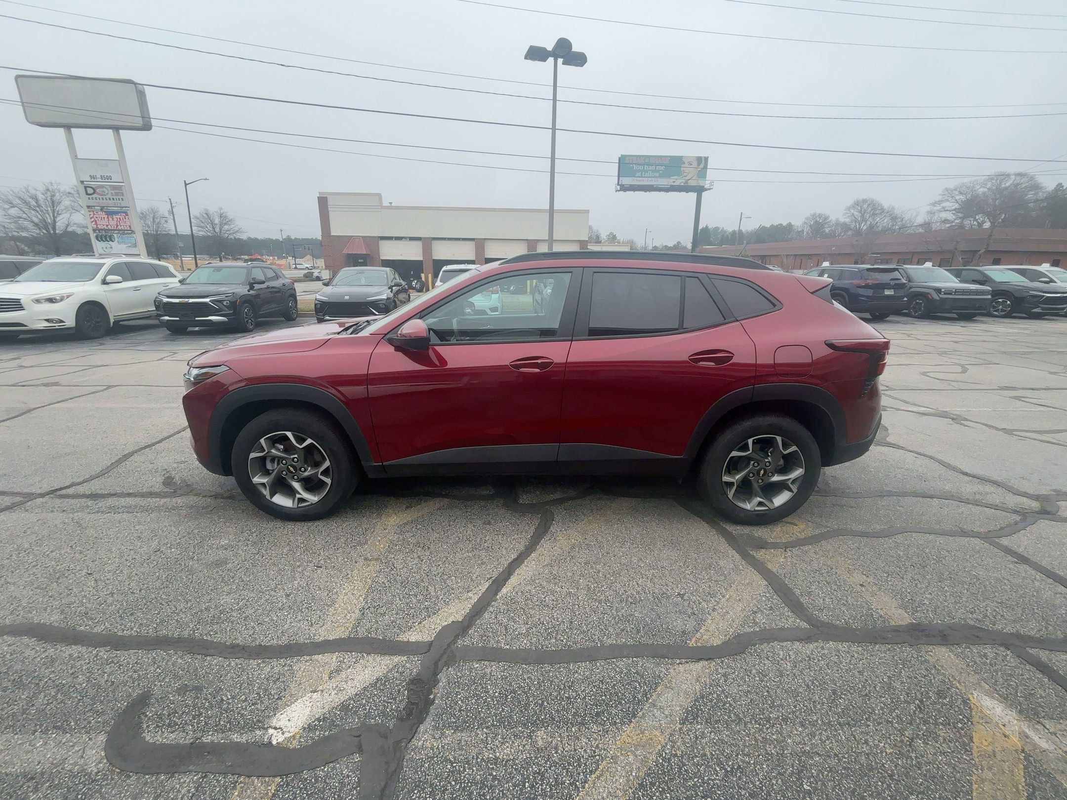 Thumbnail: 2025 Chevrolet Trax - 7