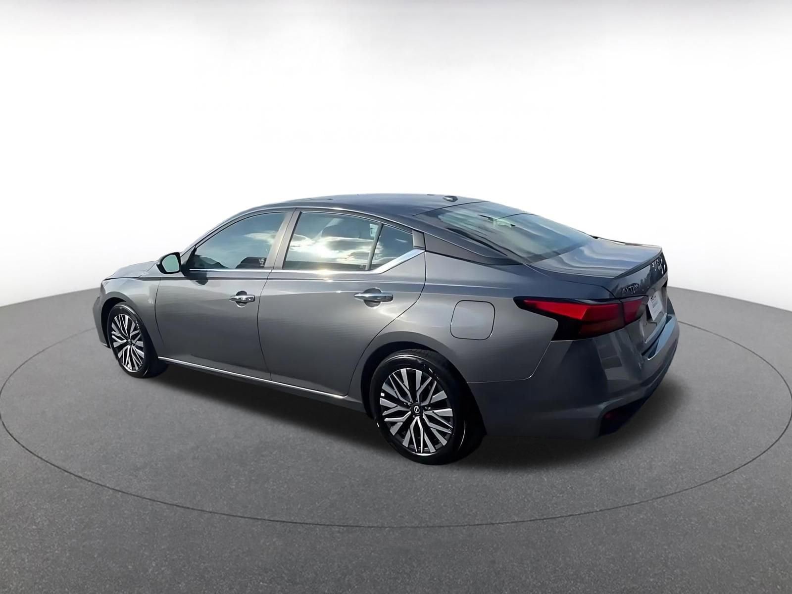 Thumbnail: 2025 Nissan Altima - 10