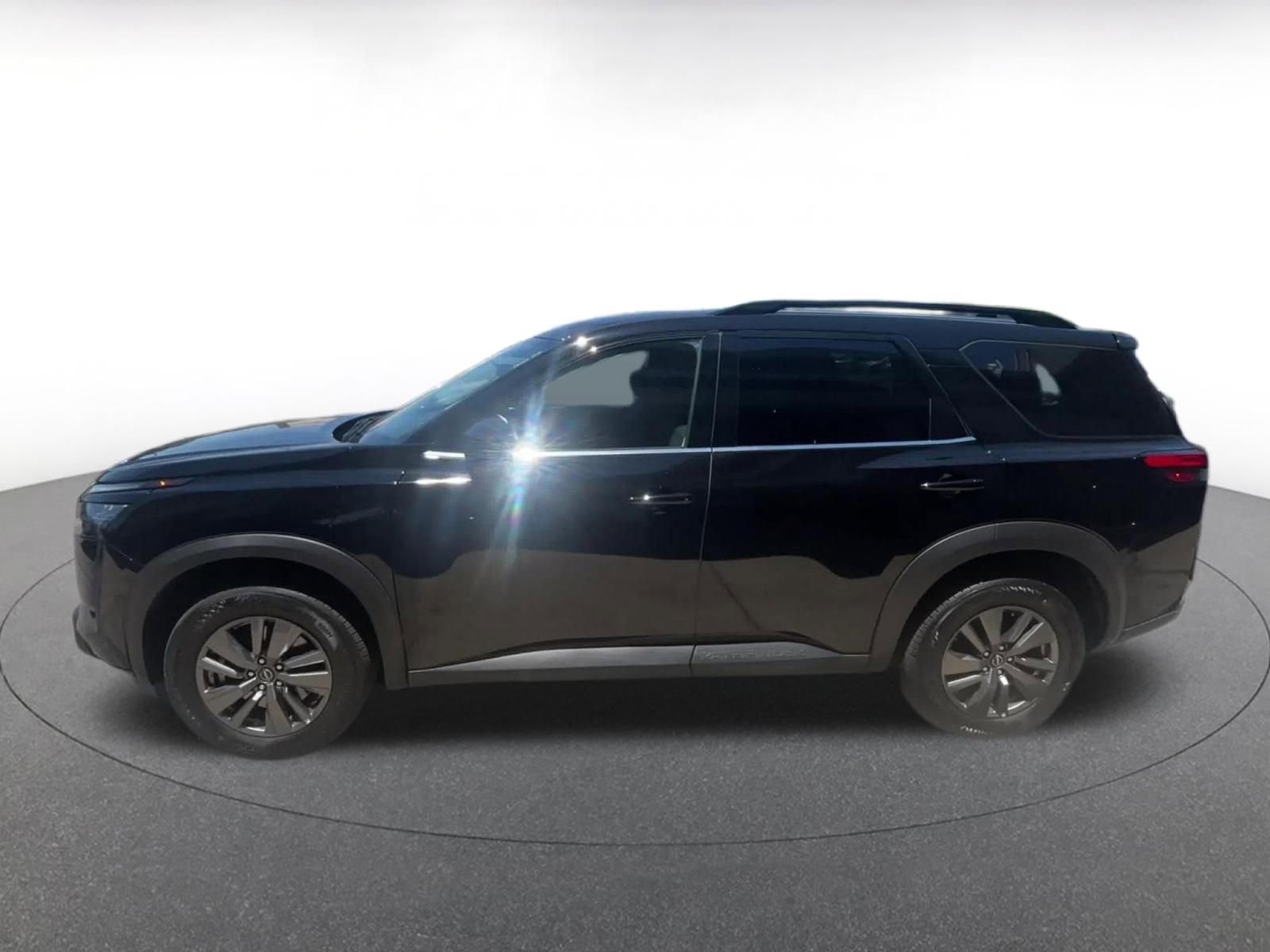 Thumbnail: 2025 Nissan Pathfinder - 12