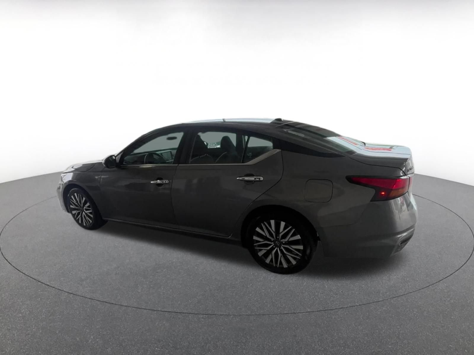 Thumbnail: 2025 Nissan Altima - 10