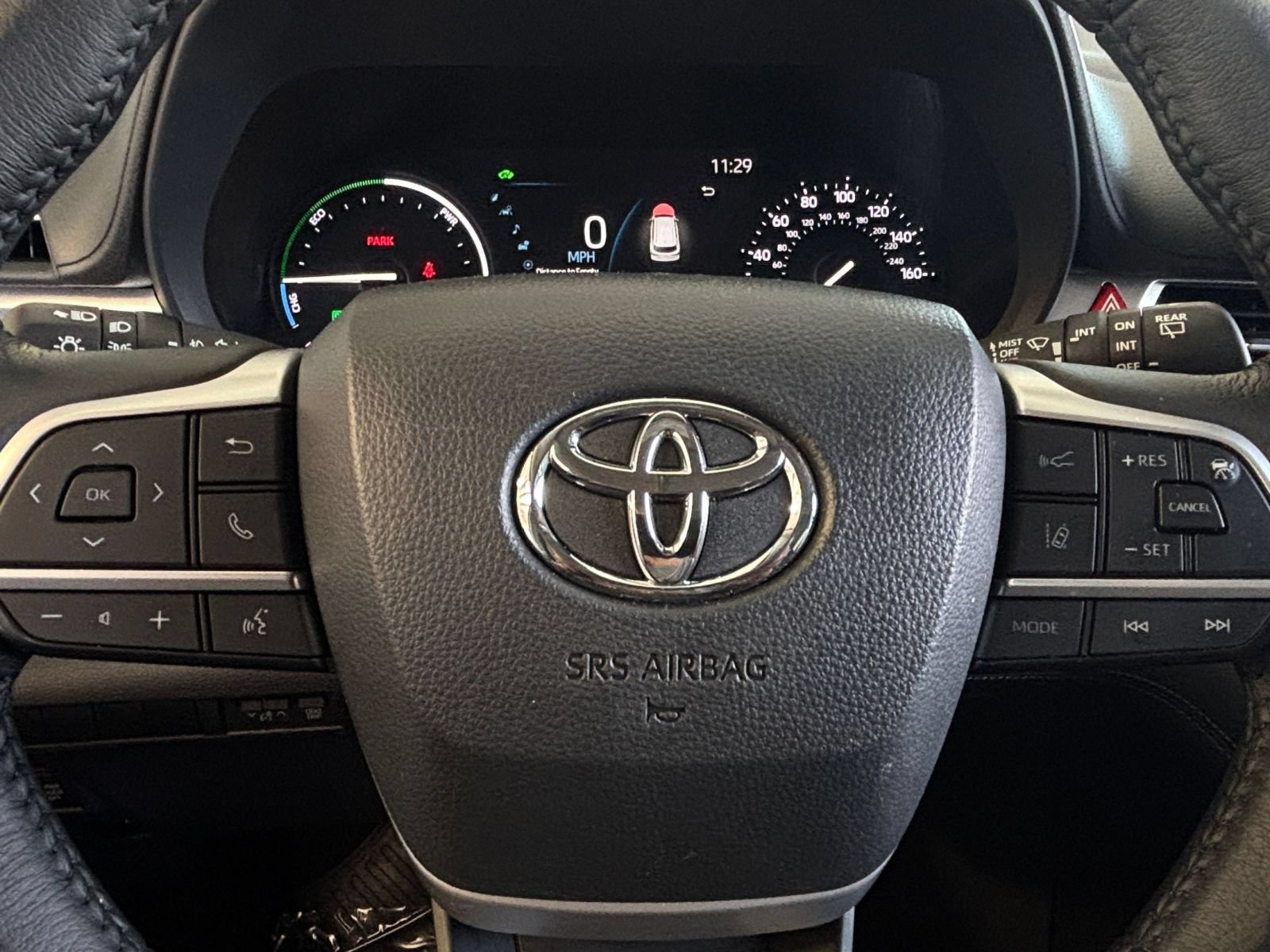 Thumbnail: 2025 Toyota Sienna - 24