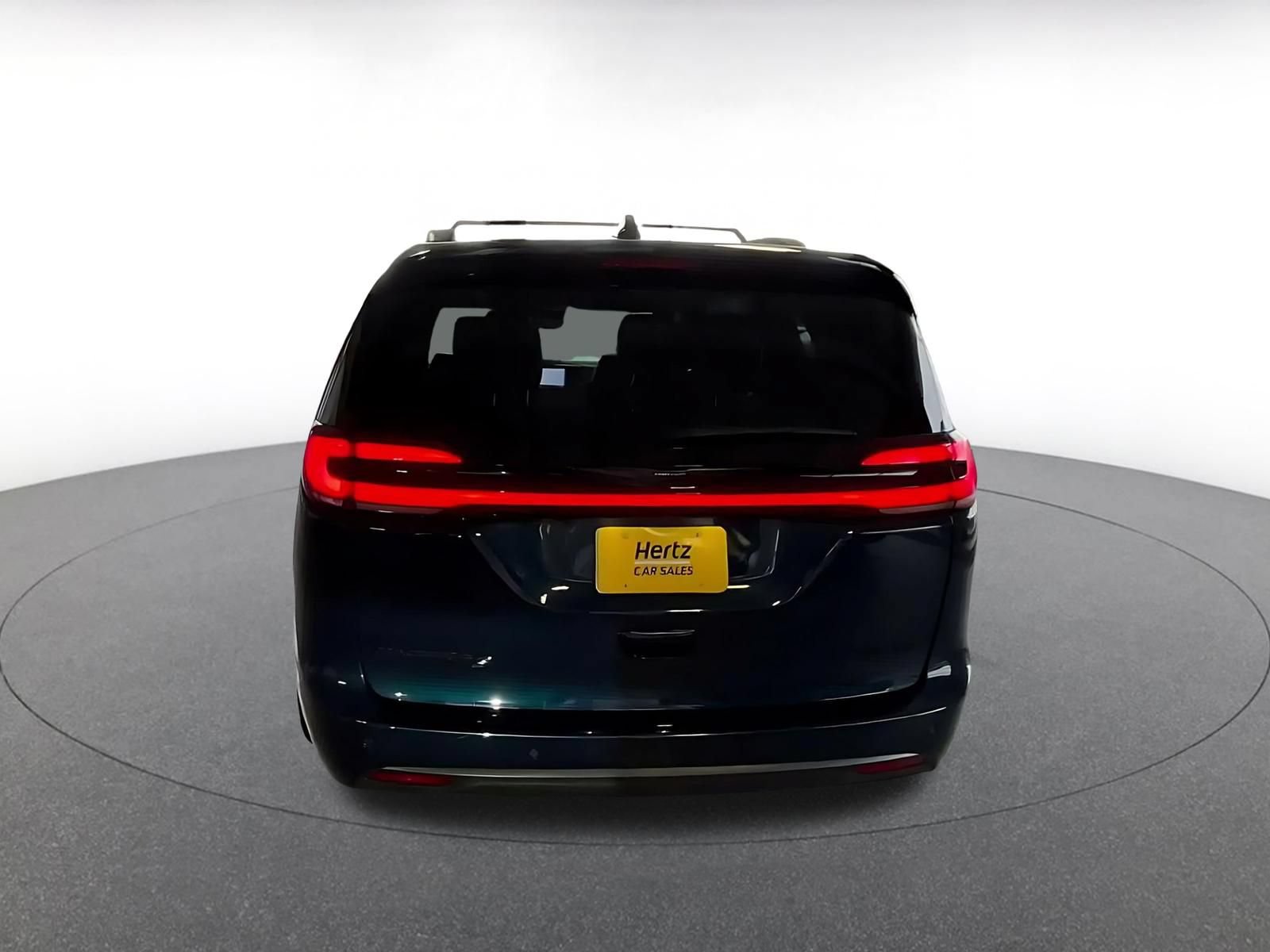 Thumbnail: 2025 Chrysler Pacifica - 12