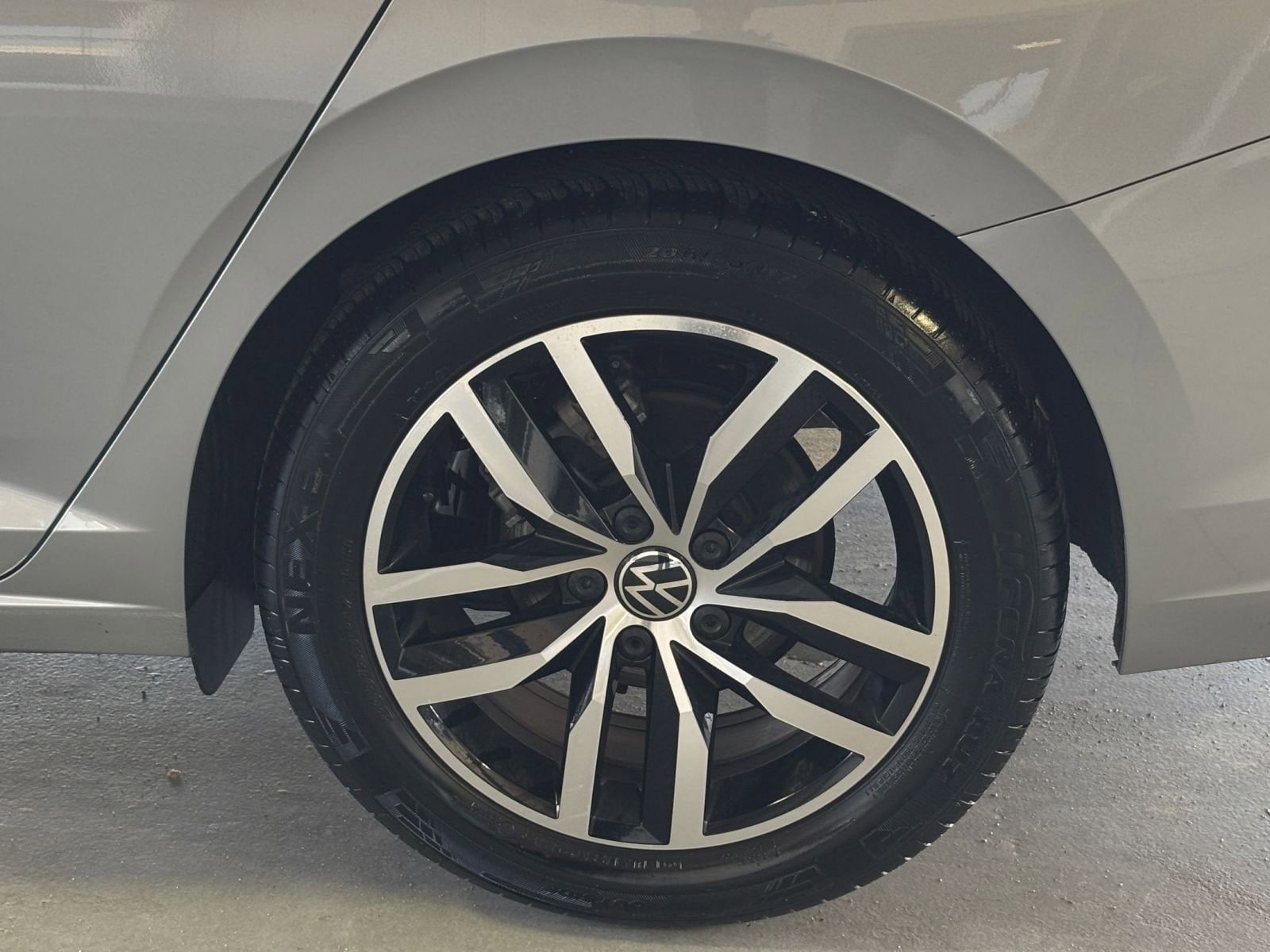 Thumbnail: 2025 Volkswagen Jetta - 30