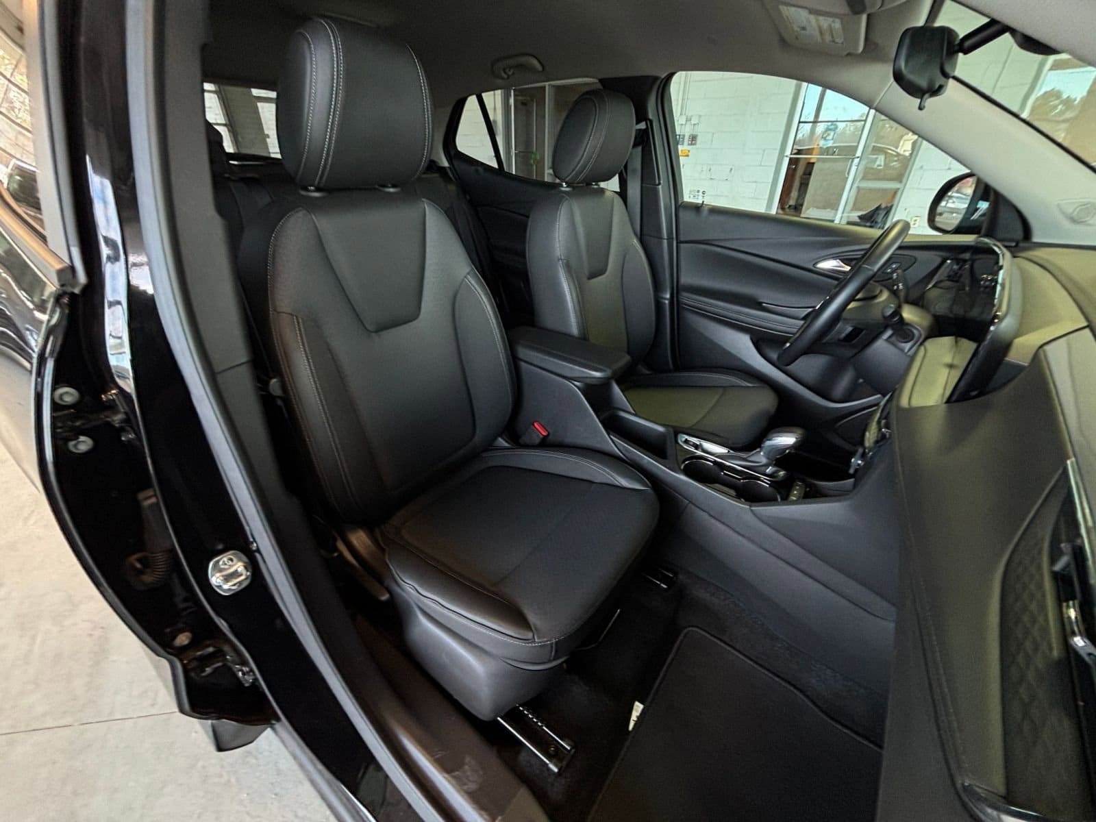 Thumbnail: 2025 Buick Encore GX - 34