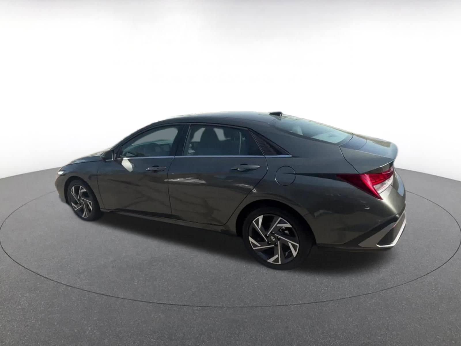 Thumbnail: 2025 Hyundai Elantra - 10