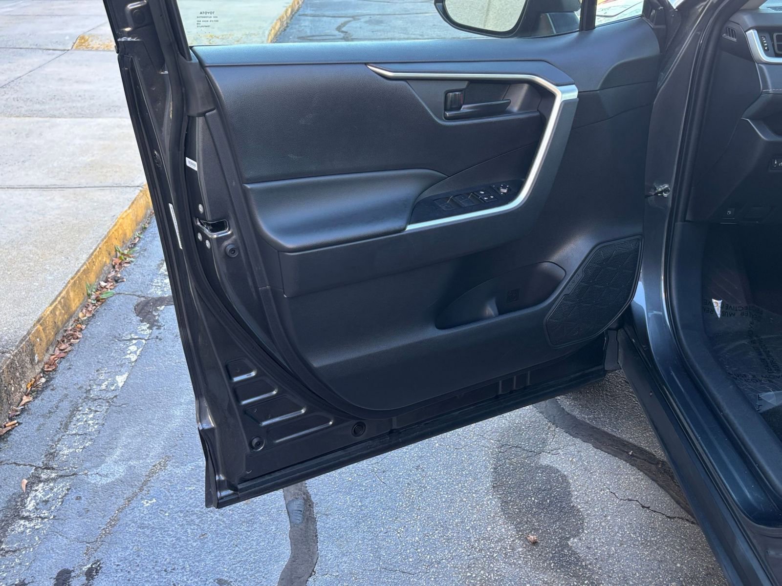 Thumbnail: 2025 Toyota RAV4 - 26