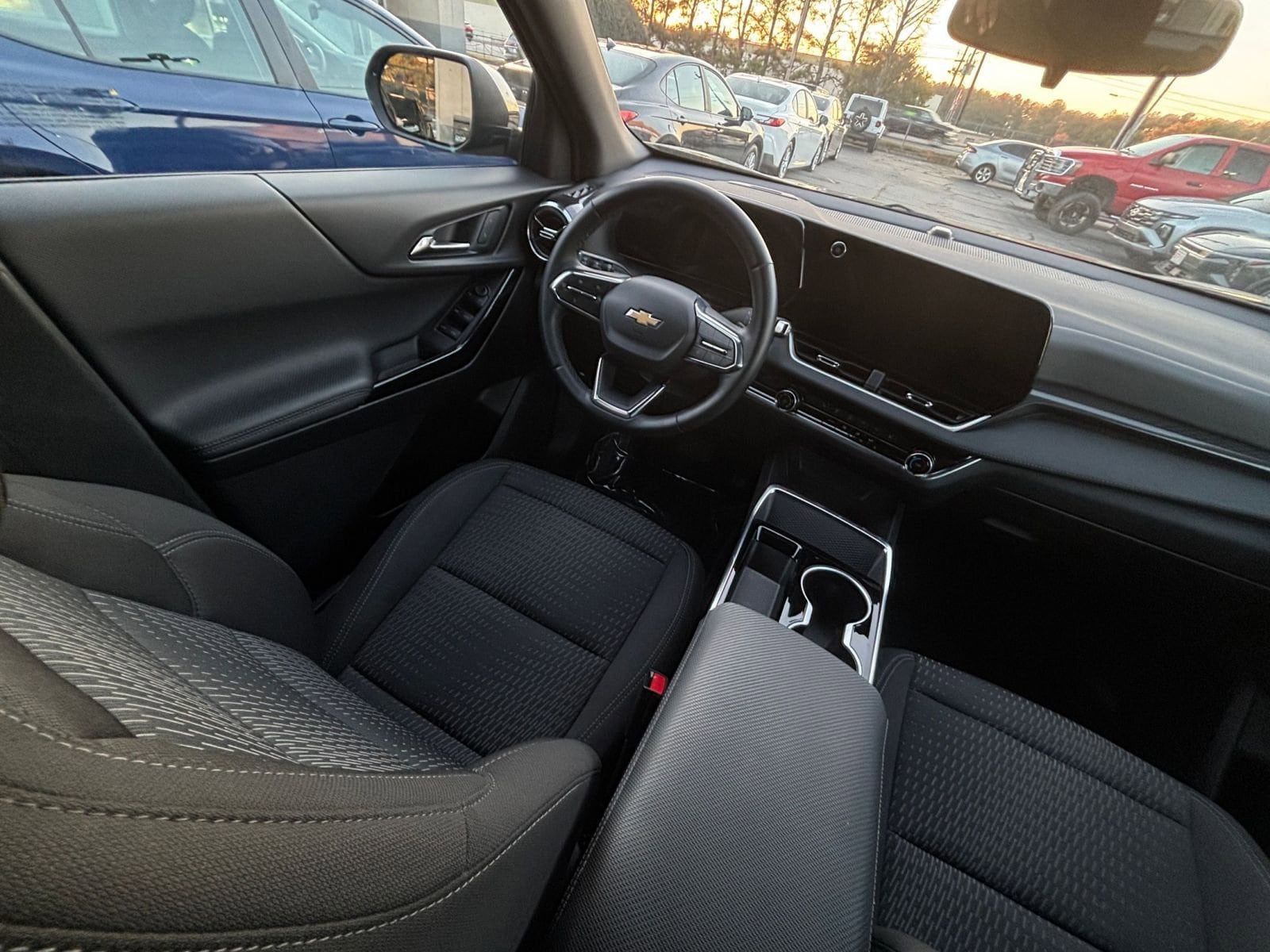 Thumbnail: 2025 Chevrolet Equinox - 33