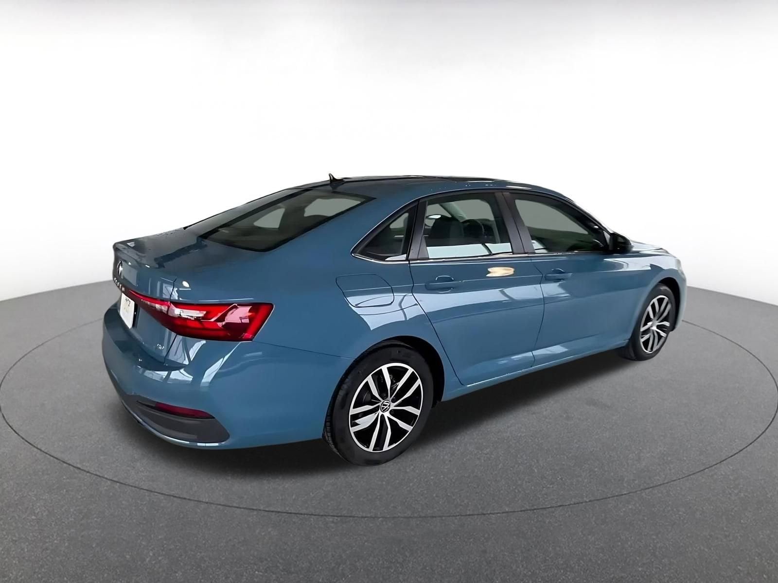 Thumbnail: 2025 Volkswagen Jetta - 17