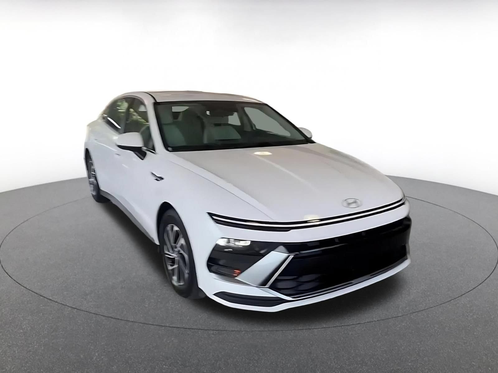 Thumbnail: 2026 Hyundai Sonata - 3
