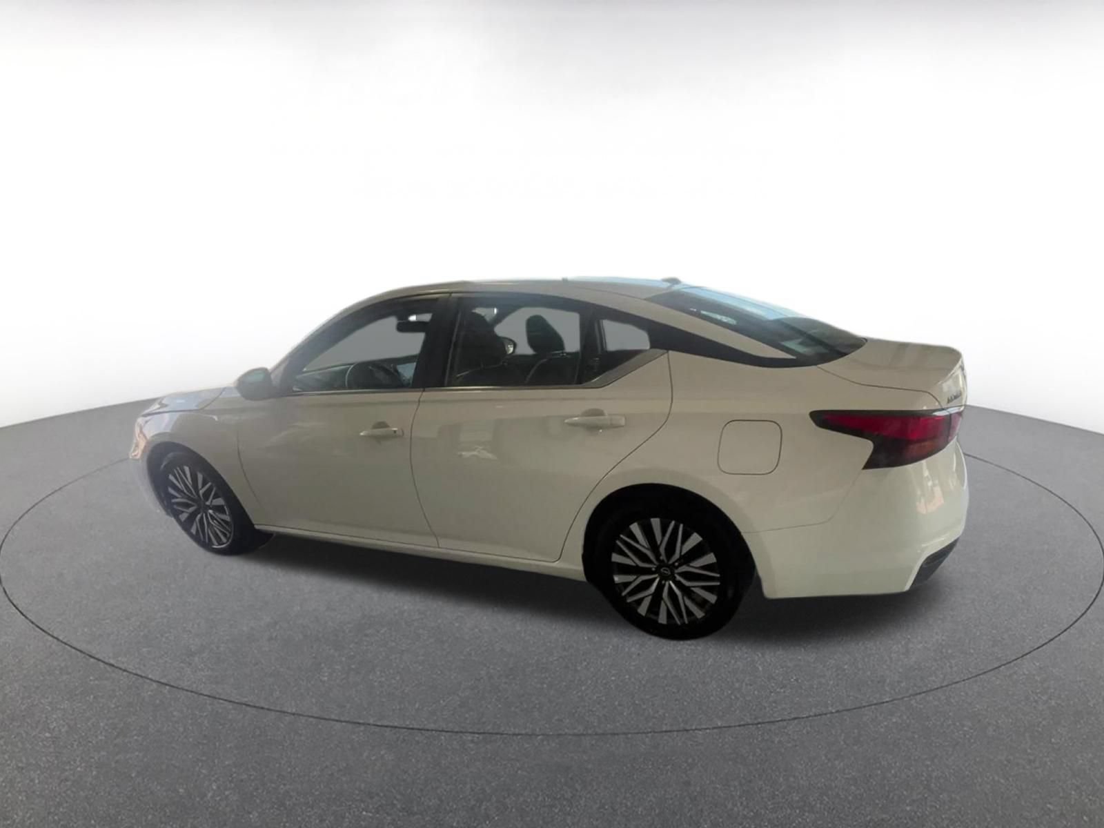Thumbnail: 2026 Nissan Altima - 10