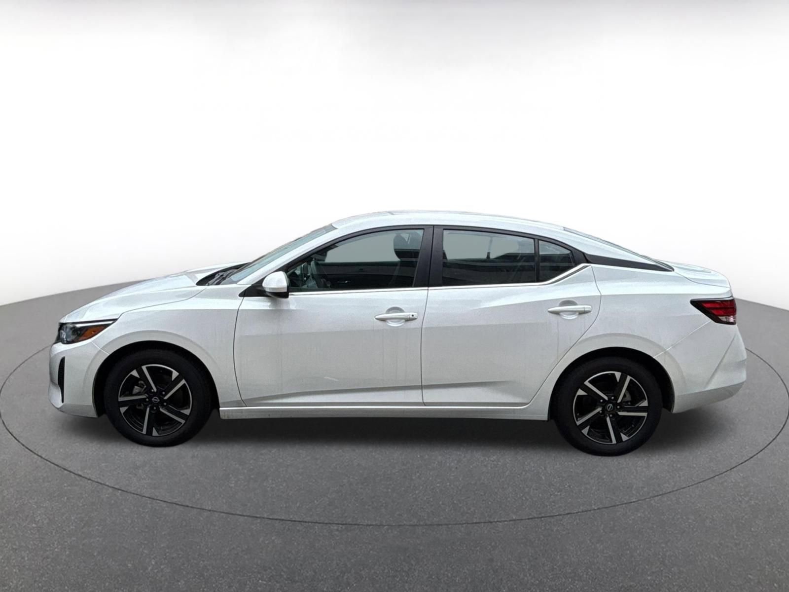 Thumbnail: 2024 Nissan Sentra - 10