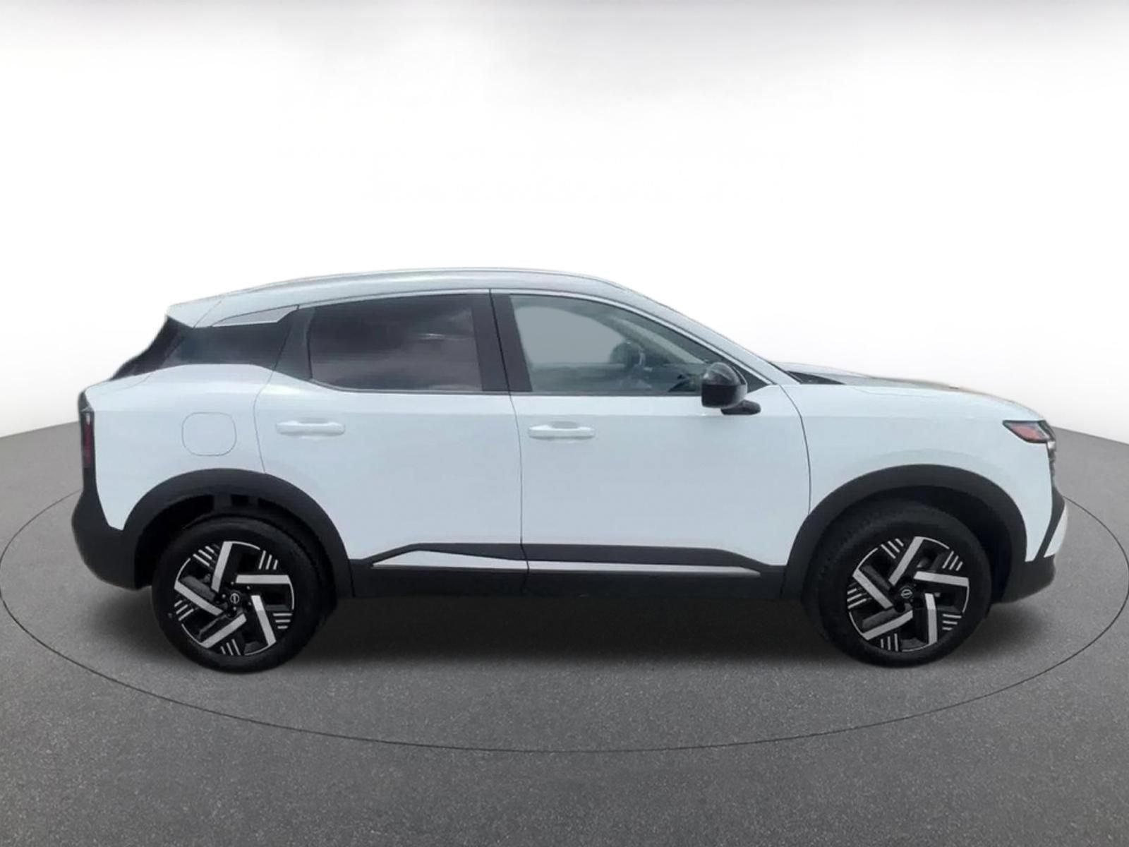 Thumbnail: 2026 Nissan Kicks - 16
