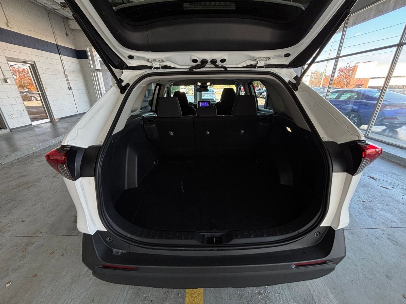 Thumbnail: 2025 Toyota RAV4 - 35