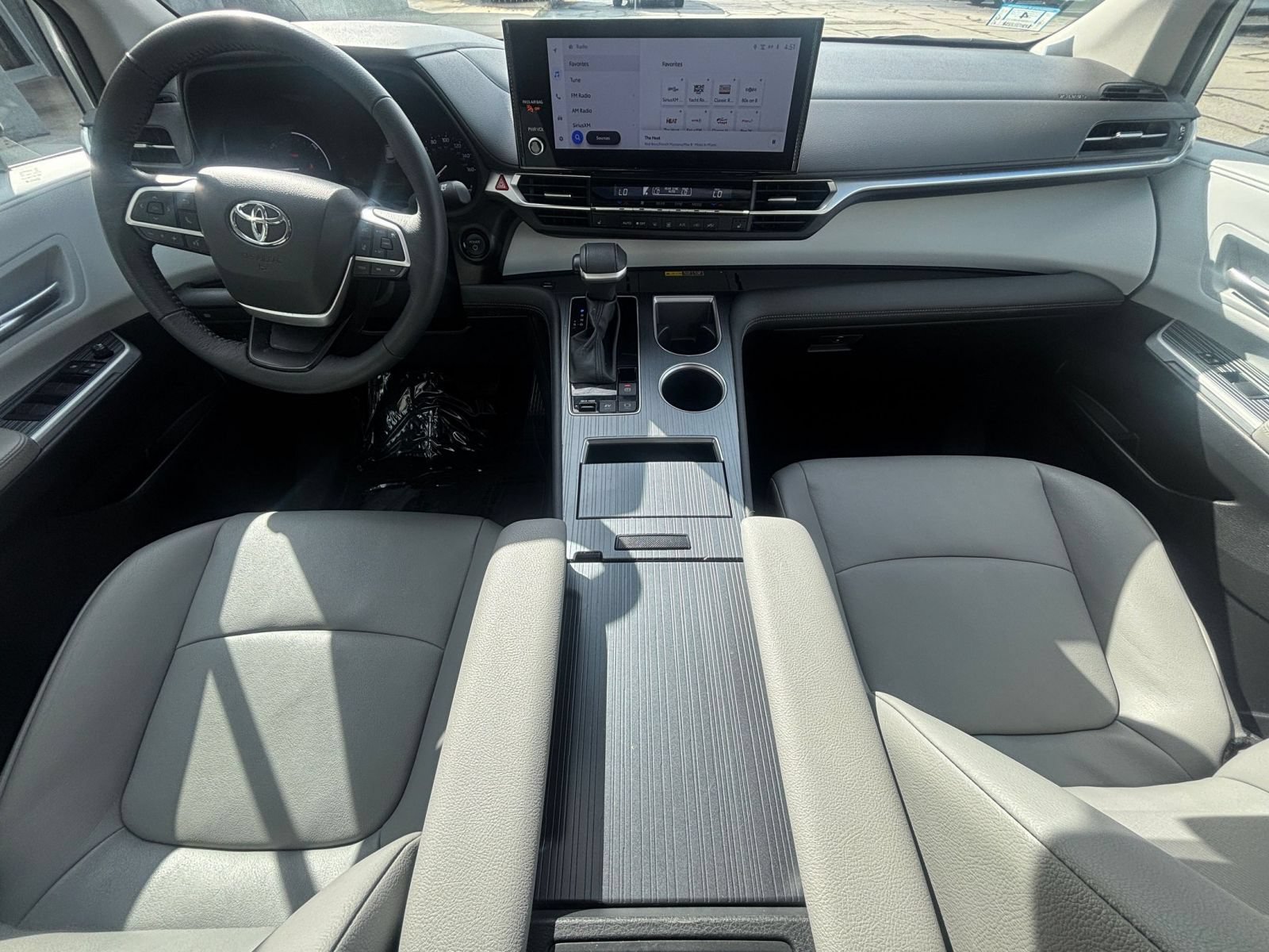 Thumbnail: 2025 Toyota Sienna - 35